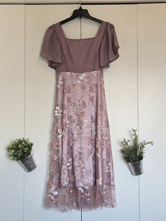Queens Family Studio Dresses & Skirts - Dusty Rose Embroidered Midi Dress with Square Neck